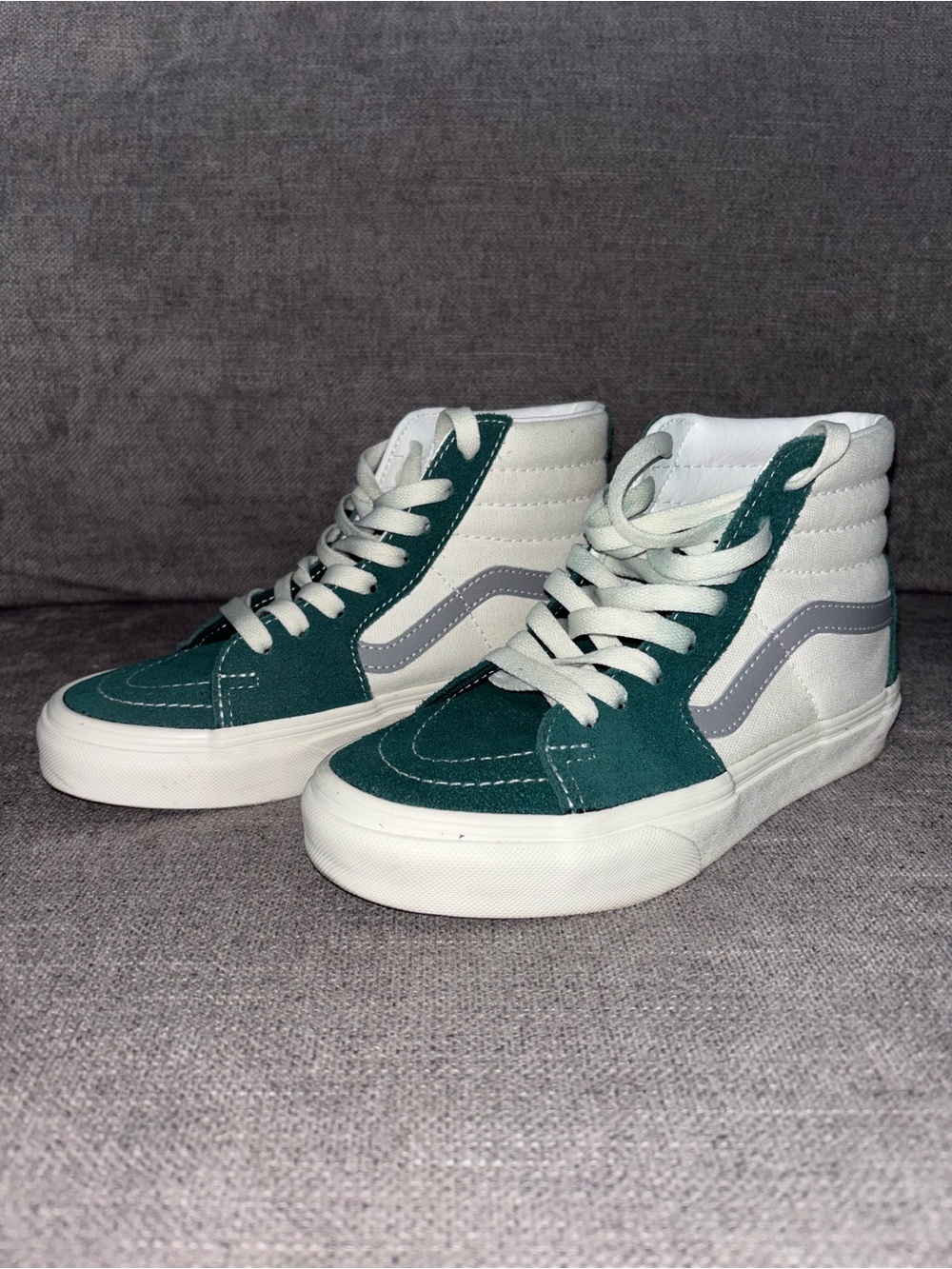 🌴Vans Sk8-Hi in the "Retro Sport - Bistro Green/Marshmallow”